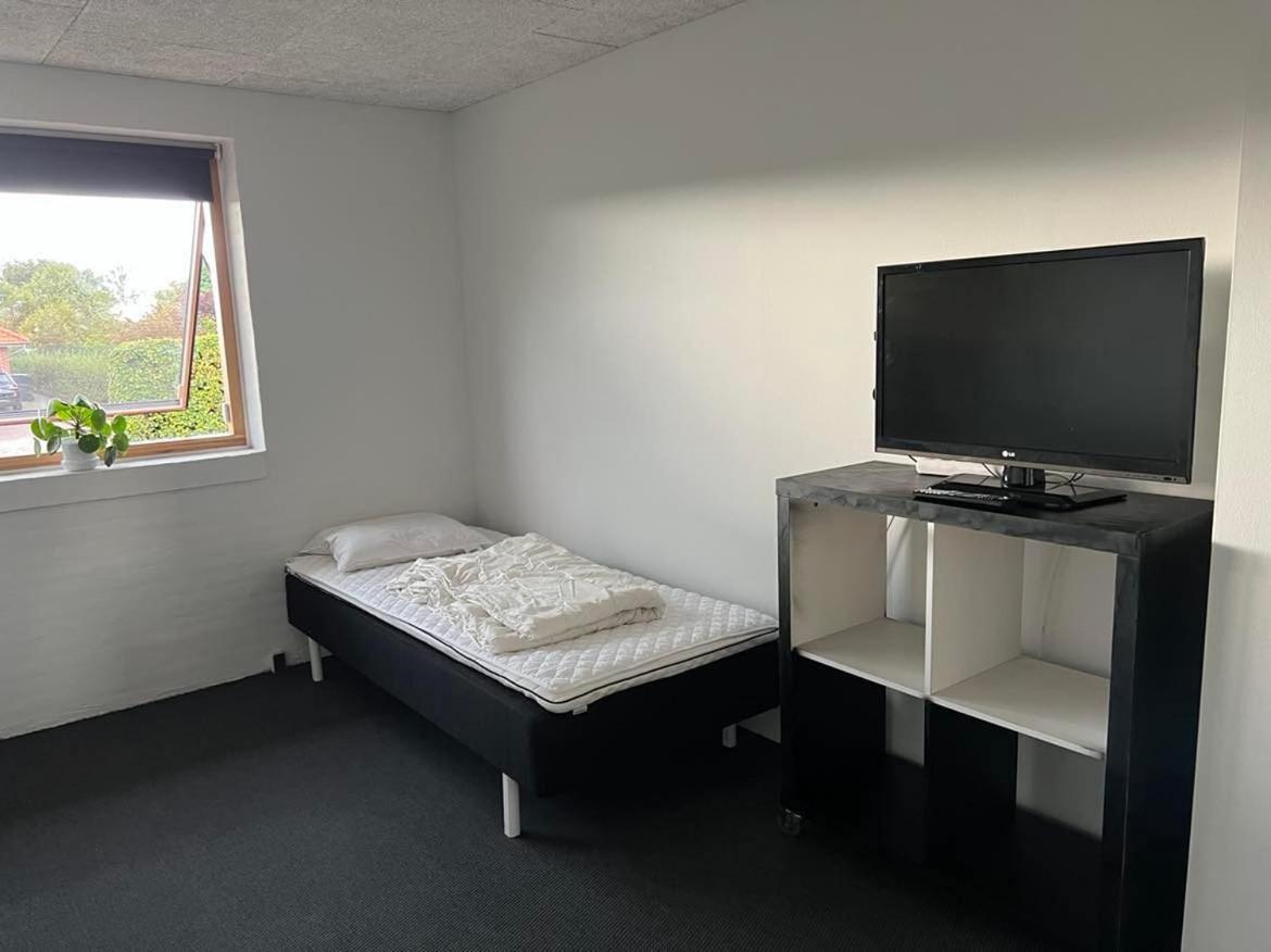 Ebbesens Bed And Bath - Two Double Rooms Хернинг Экстерьер фото